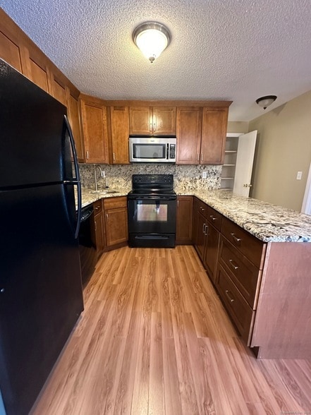 Building Photo - 2422 Harbor View Dr