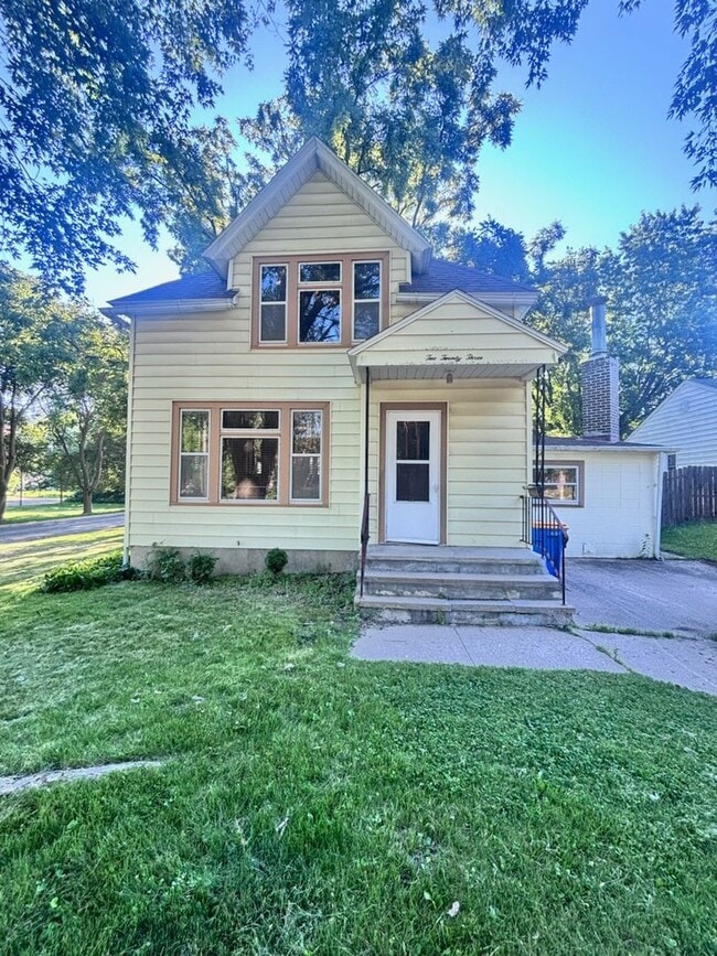 Building Photo - Charming 3 Bedroom 1 Bath Home in Owatonna