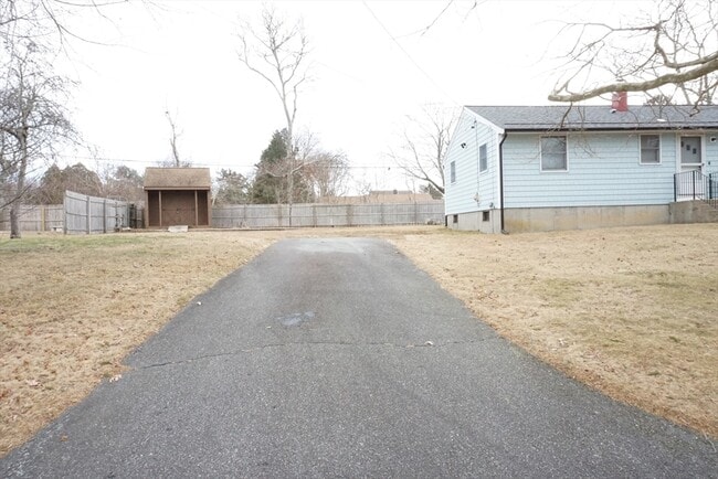 Building Photo - 21 Heritage Cir