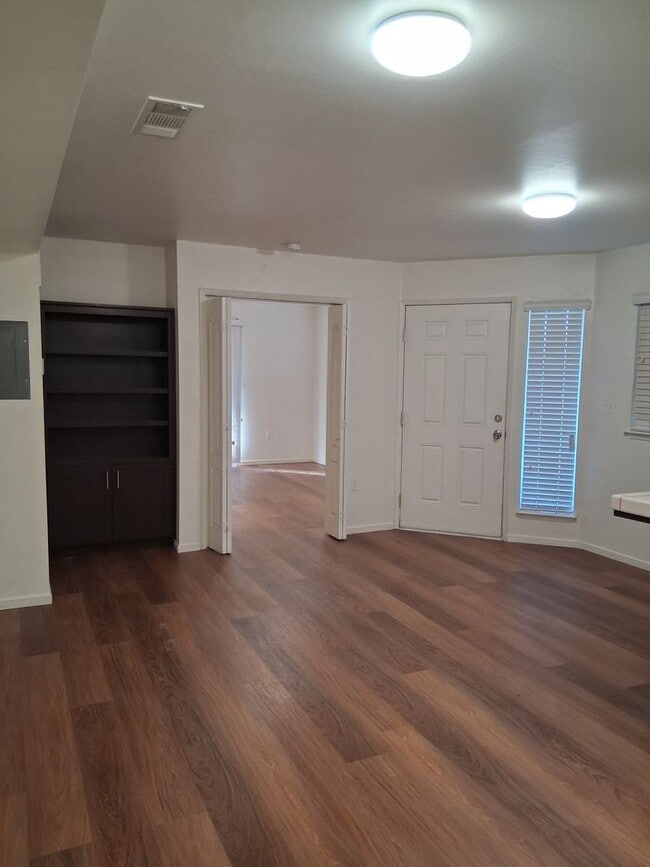 Building Photo - Great Condo for Rent!