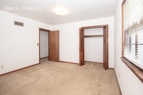 Building Photo - 23250 W 75th St
