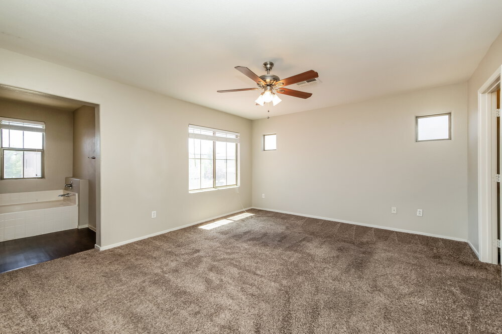 Building Photo - 10016 Bonterra Ave