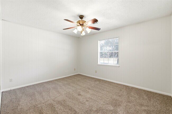 Building Photo - 339 Connaught Way