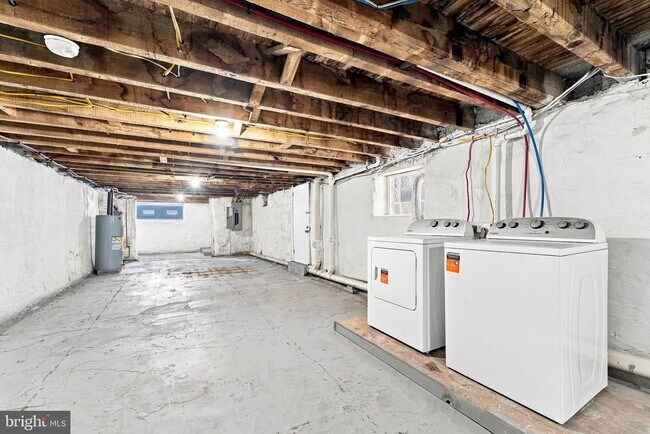 Building Photo - 1315 N 59th St