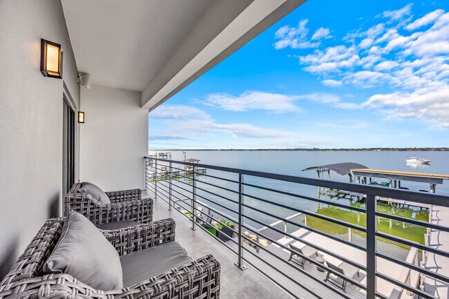 Building Photo - 2175 S Tropical Trail