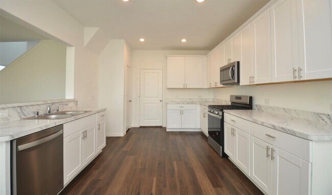 Building Photo - 16412 Big Hickory Dr