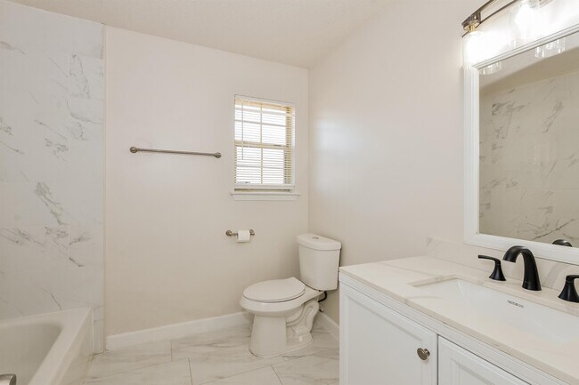 Building Photo - 7473 Beauregard Cove