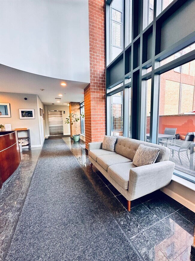 Building Photo - 311 Washington St