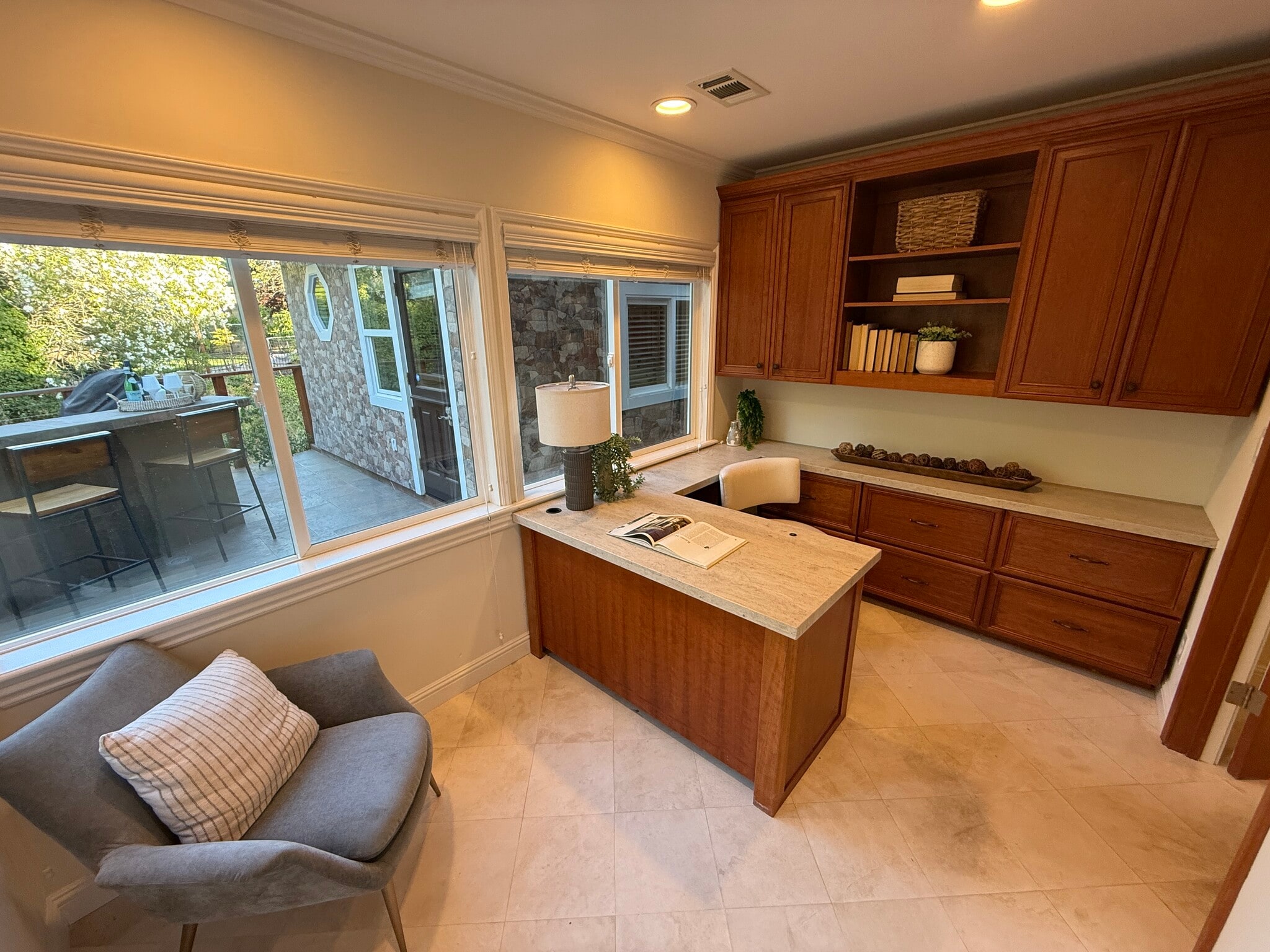 Office room - 707 Matadero Ave