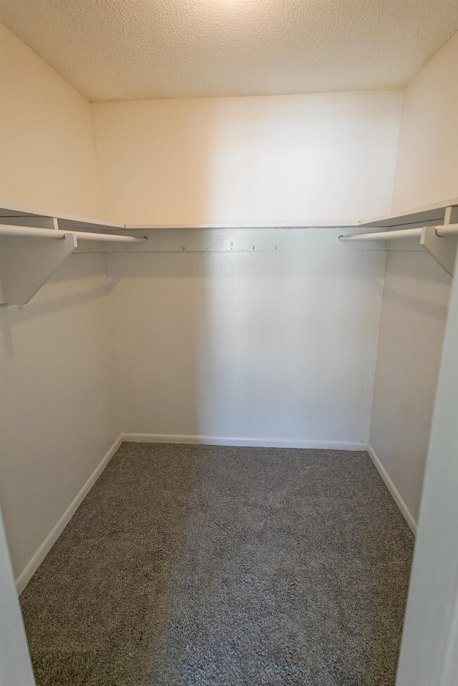 Building Photo - 2325 W Pensacola St