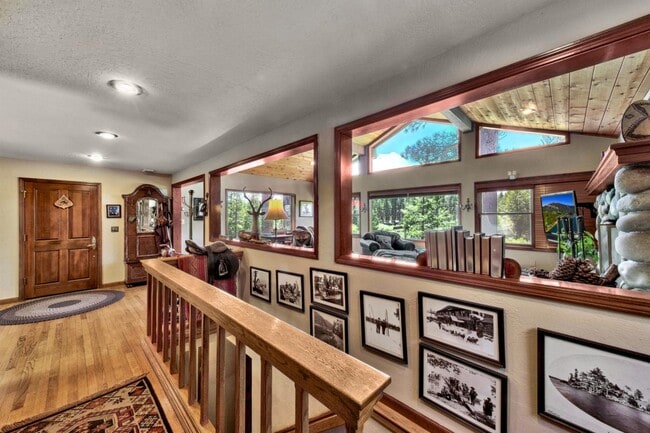 Building Photo - 1480 Ormsby Dr