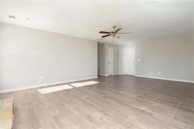 Building Photo - 107 Grandview Dr