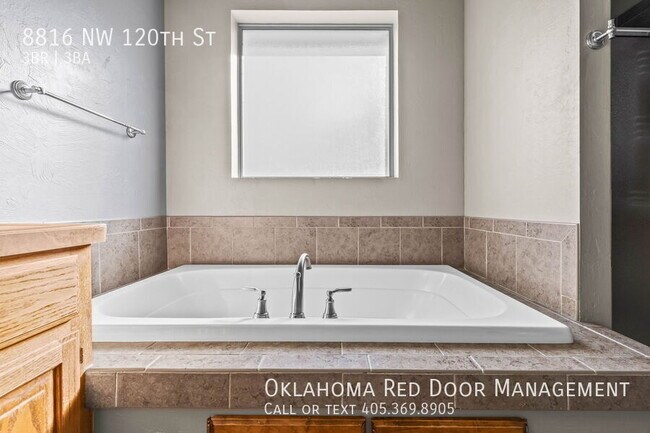 Building Photo - 8816 NW 120th St