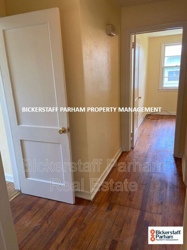 Building Photo - 3053 Blan St
