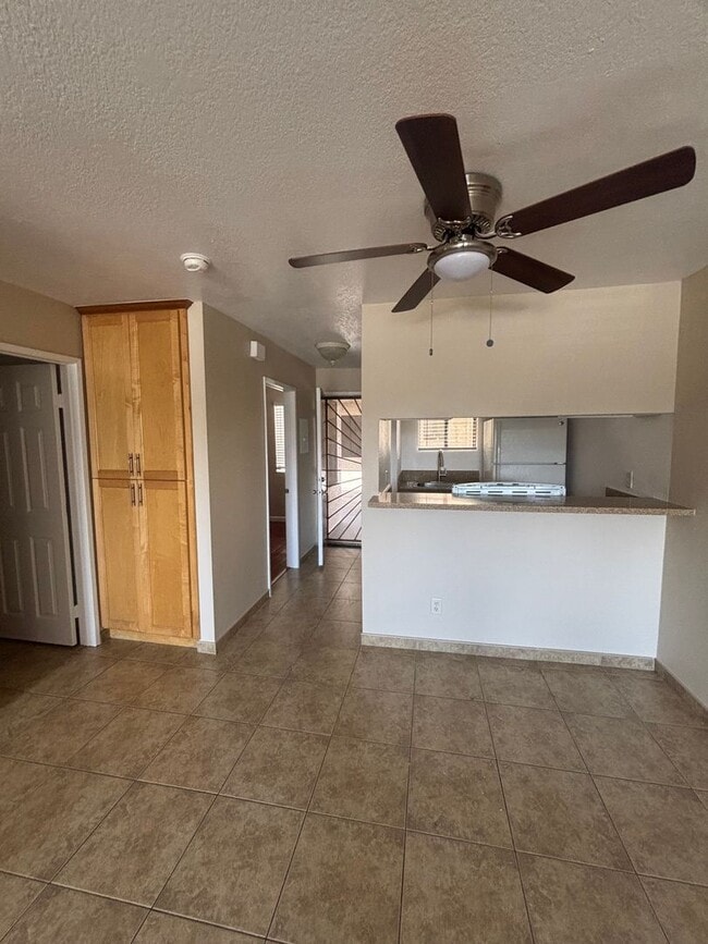 Interior Photo - 2250