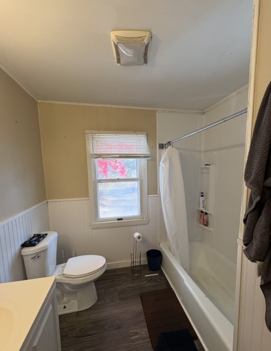 Building Photo - 599 S East St