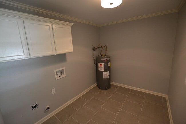 Building Photo - Must See!  Newly remodeled, 3 bdroom, 1.5 bath home in Mayfair North Subdivision