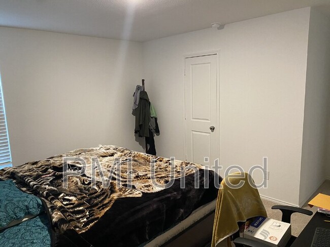 Building Photo - 325 Pueblo Bonito Trl