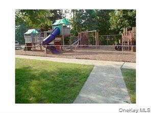 Building Photo - 68 Sneden Pl