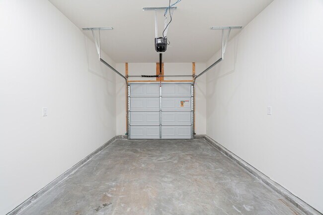 Building Photo - 227 Jace Wy