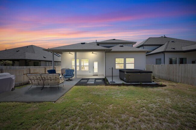 Building Photo - 313 Somerville St