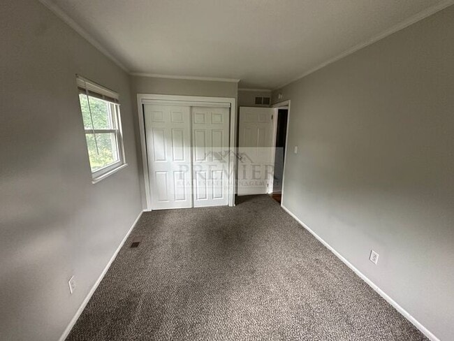 Building Photo - 730 N Aztec Dr
