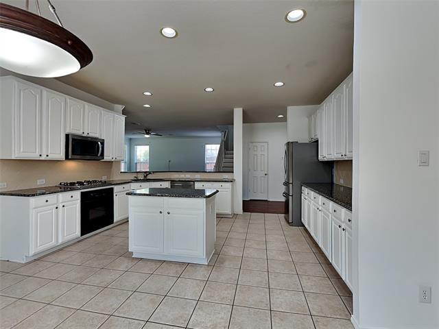 Building Photo - 2704 Buck Hill Dr