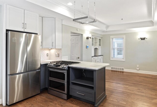 Building Photo - 986 Smith Ave