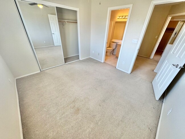 Building Photo - Beautiful Northwest Las Vegas home with functional layout