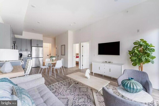 Building Photo - 521 N 41st St