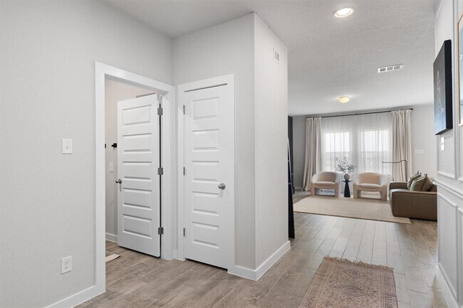 Building Photo - 11620 Comano Dr