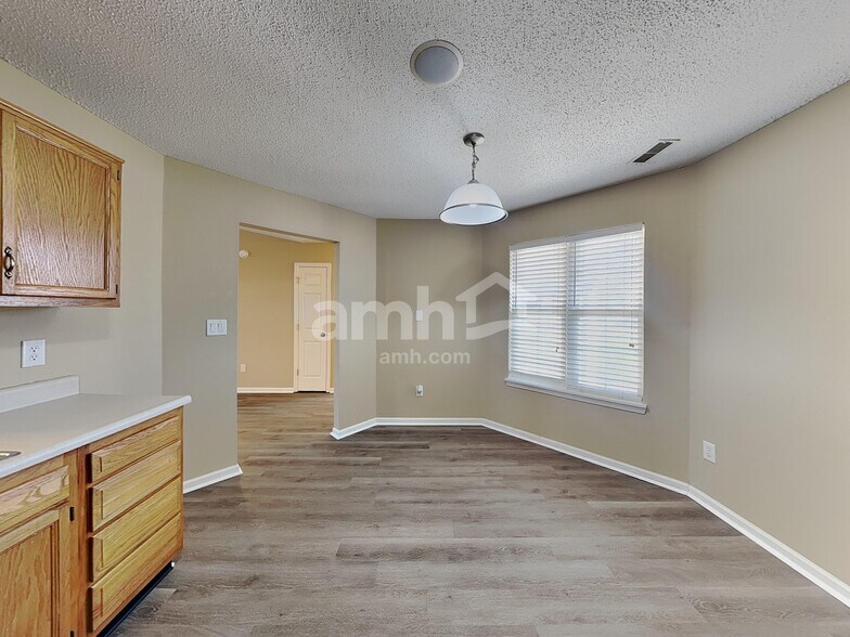 Building Photo - 1830 Eastfork Dr