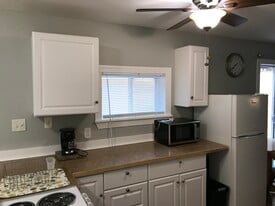 Building Photo - 7012 Laine Rd