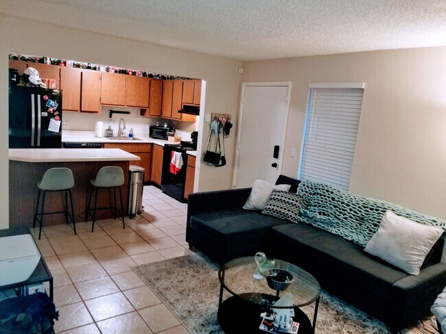 Building Photo - 1 Bed, 1 Bath. Condo! Next to the Heart of NAU Campus!  - Students & Cats OK!! NO Dogs! Avail. NOW!!