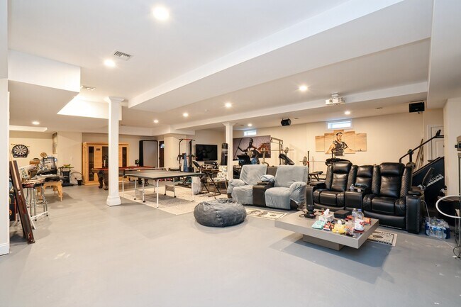 Building Photo - 105 Westervelt Pl