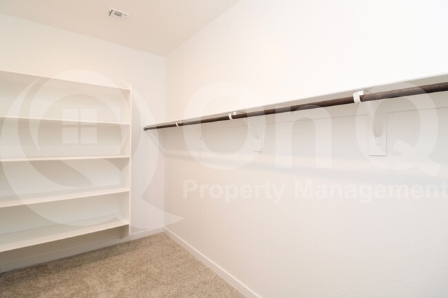 Building Photo - 3303 S Piedra Cir