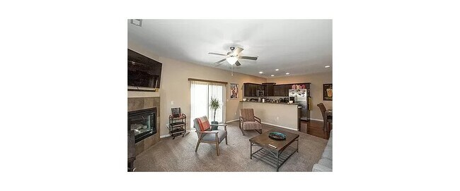 Building Photo - 456 Churchill Dr