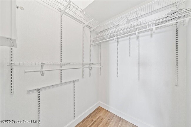 Building Photo - 890 Luminary Cir