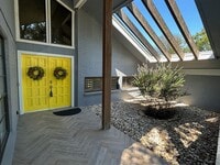 Building Photo - Beautiful Home with Beautiful Views