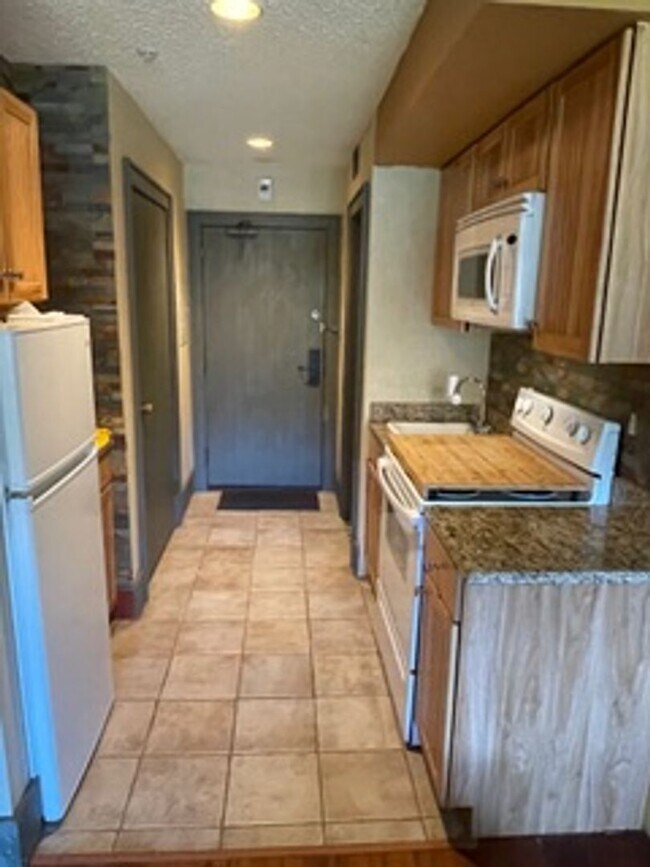 Building Photo - 314 Tamarron Dr