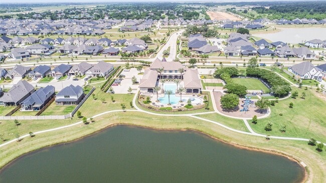 Building Photo - 19111 Friesian Stallion Ln