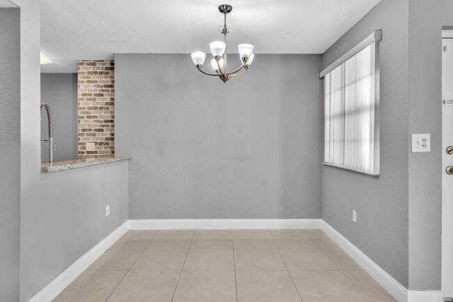 Building Photo - 2803 N Oakland Forest Dr
