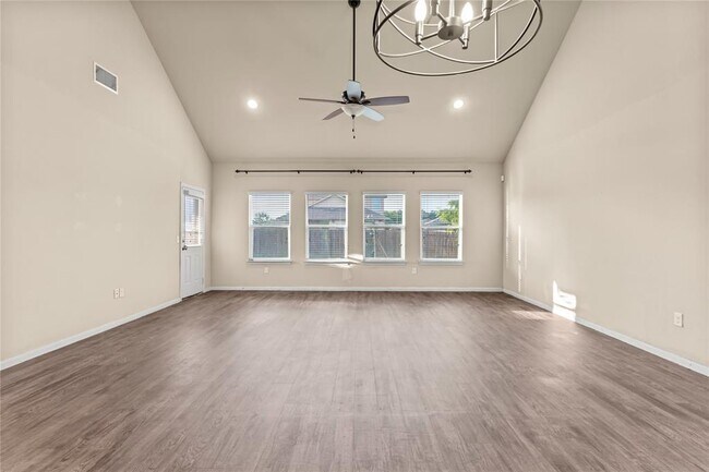 Building Photo - 407 Camellia Dr