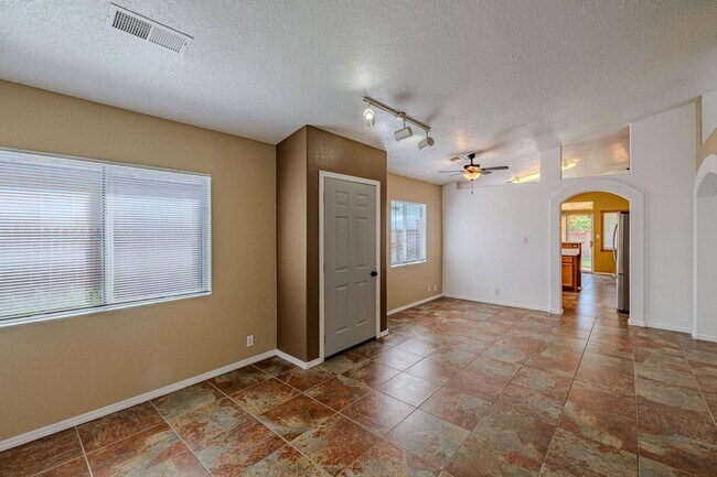 Building Photo - 4720 Shepherd Ct NE