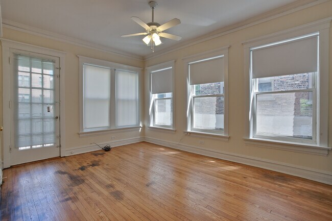 Building Photo - 5121 S Kenwood Ave