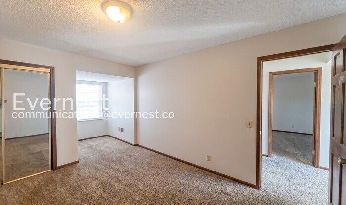 Building Photo - 2356 S Crysler Ave