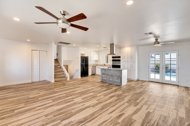 Building Photo - Old Town Remodeled Four Bedroom!