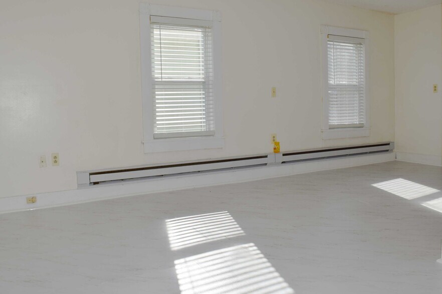 Building Photo - 43 John St