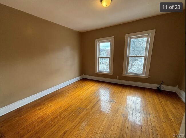 Building Photo - 201 E Glen Ave