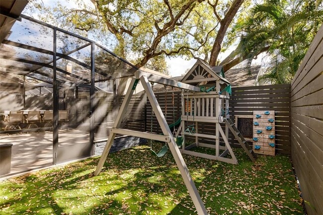 Building Photo - 3122 W Oakellar Ave